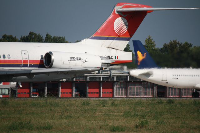 McDonnell Douglas MD-80 (I-SMEC)