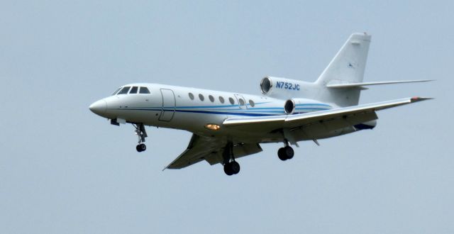 Dassault Falcon 50 (N752JC) - On short final is this 1980 Dassault-Breguet Falcon 50 in the Spring of 2023. 