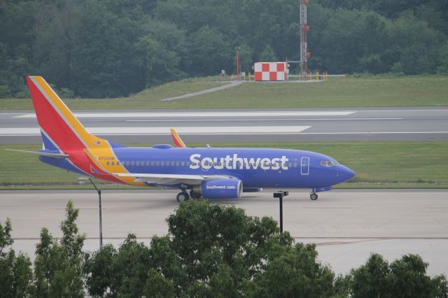 Boeing 737-700 (N732SW)