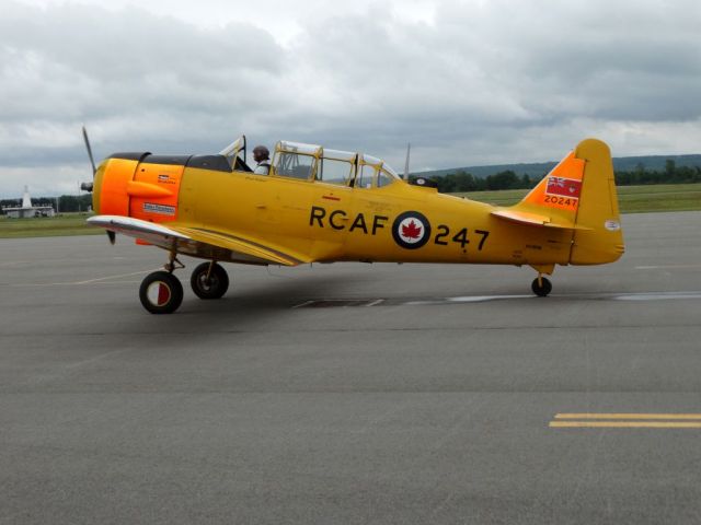 North American T-6 Texan (N1811B)