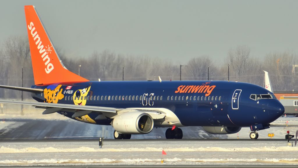 Boeing 737-800 (C-FRZG)