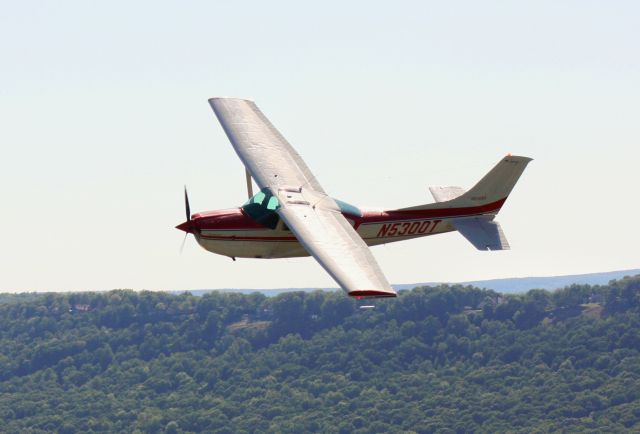 Cessna Skylane (N5300T)