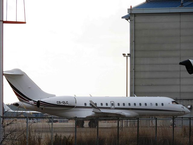 Bombardier Global Express (CS-GLC) - I take a picture on Dec 10, 2017.