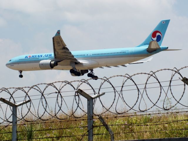 Airbus A330-300 (HL7540)