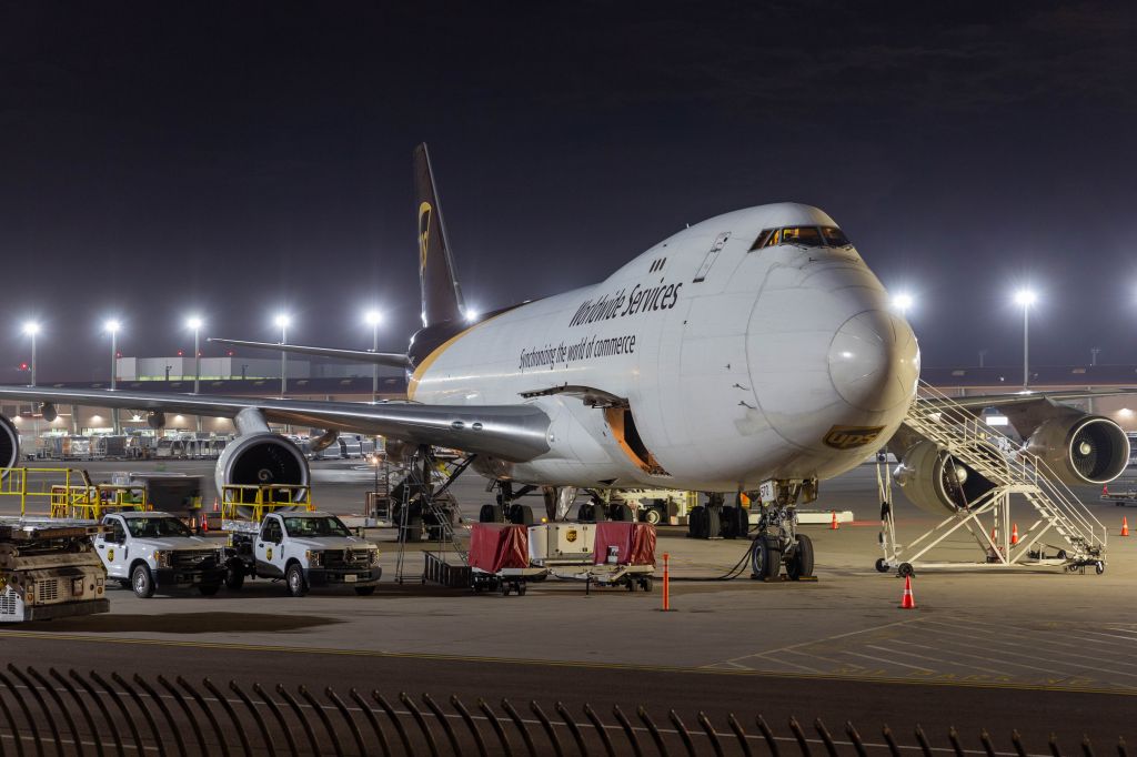 Boeing 747-400 (N570UP)