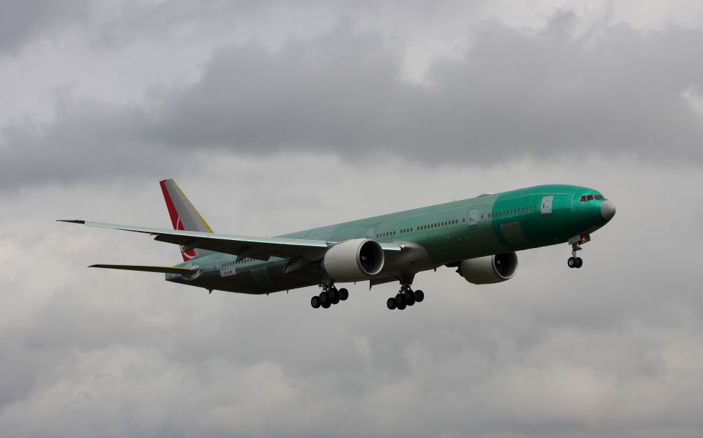 BOEING 777-300 (TC-JJM) - Landing after the first flight for this future Tutkish Airlines 777.