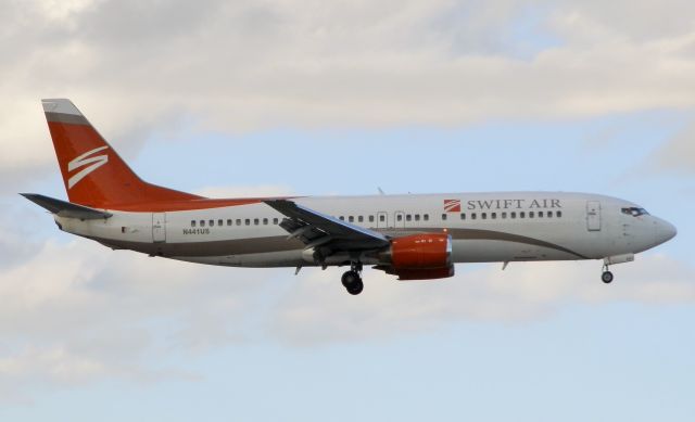 BOEING 737-400 (N441US)