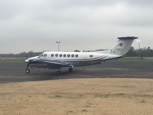 Beechcraft Super King Air 350 (N110EC) - Gov. Bill Lee and delegation arriving in Dyersburg, TN