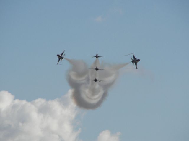 Lockheed F-16 Fighting Falcon — - MCAS Miramar Airshow 2007  San Diego, CA  I call this the Camel Head