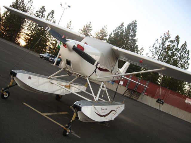 Cessna Skyhawk (N8428L)