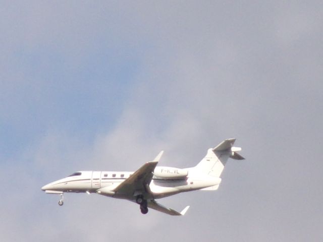 Embraer Phenom 300 (F-HEVL)