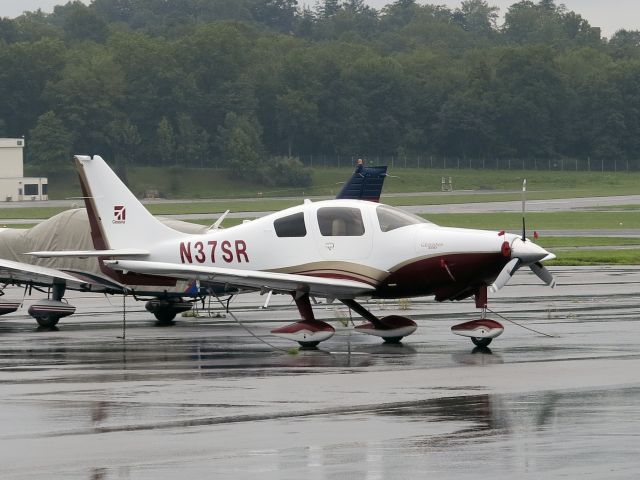 Cessna 400 (N37SR) - VERY fast aircraft!