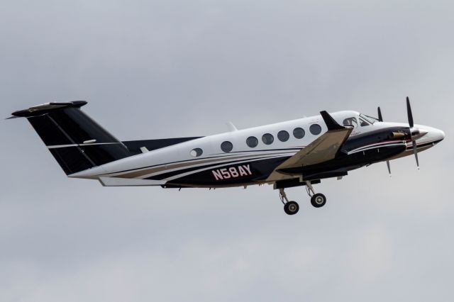 Beechcraft Super King Air 200 (N58AY)