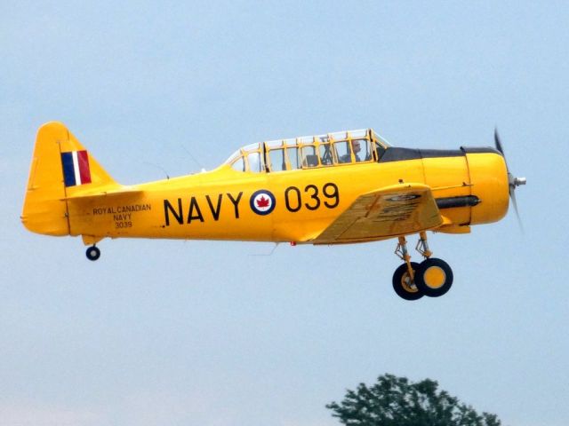 North American T-6 Texan (C-FNDB)