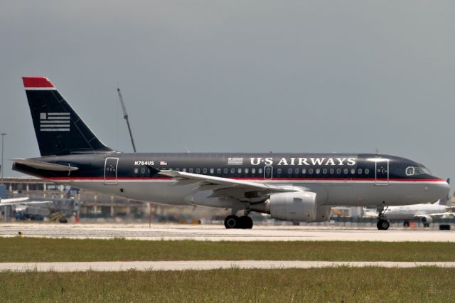 Airbus A319 (N764US)