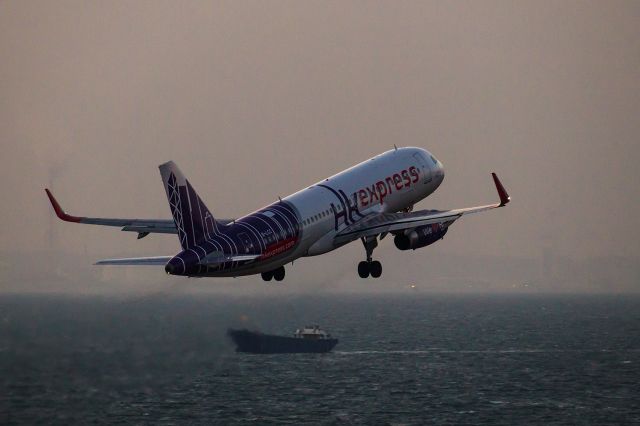 Airbus A320 (B-LCC)