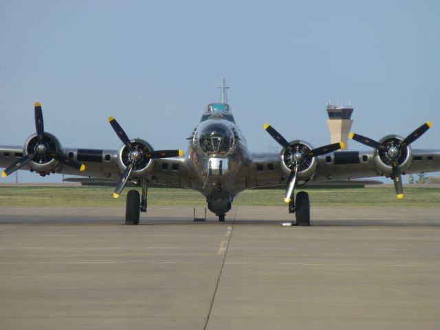 Boeing B-17 Flying Fortress (N9323Z)