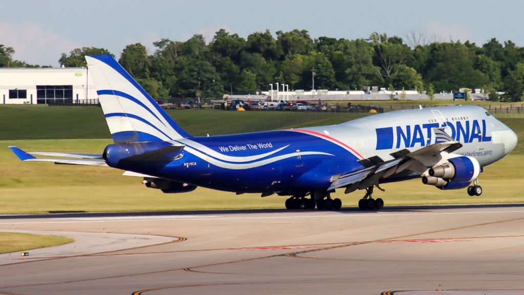 Boeing 747-400 (N919CA)