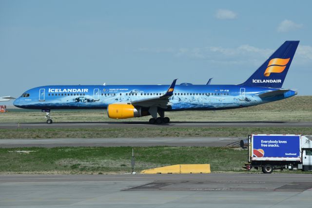 Boeing 757-200 (TF-FIR) - 04-30-24. Happy to see this one! What a beauty. Couldn't get a clean shot without ramp clutter in it.