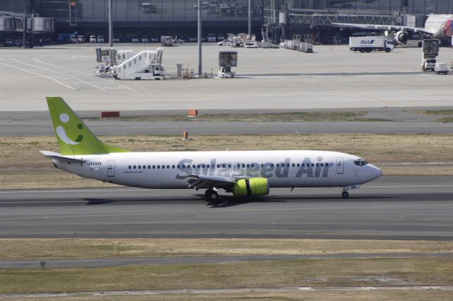 BOEING 737-400 (JA392K) - Landing at Haneda Intl Airport Rwy34L on 2012/03/14