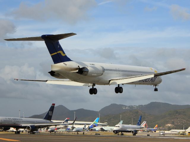 McDonnell Douglas MD-82 (PJ-MDC)