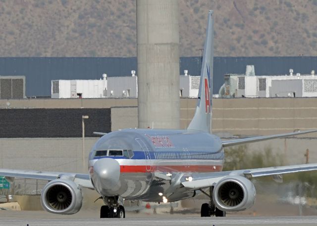 Boeing 737-800 (N864NN)