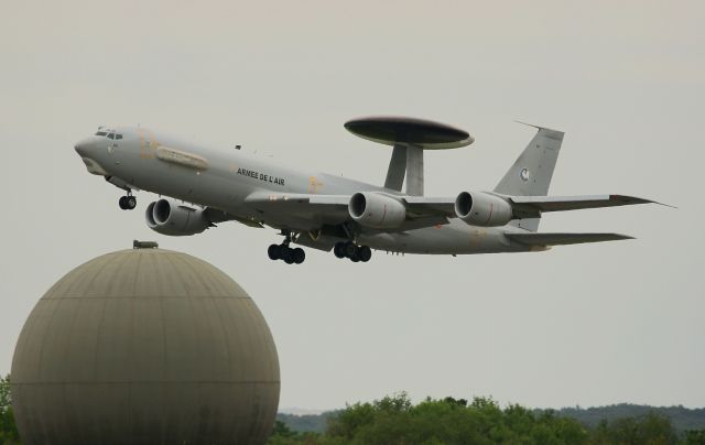 Boeing JE-3 Sentry (N702CA) - French Air Force Boing E-3F SDCA, Avord Air Base 702 (LFOA)  Air Show in june 2012