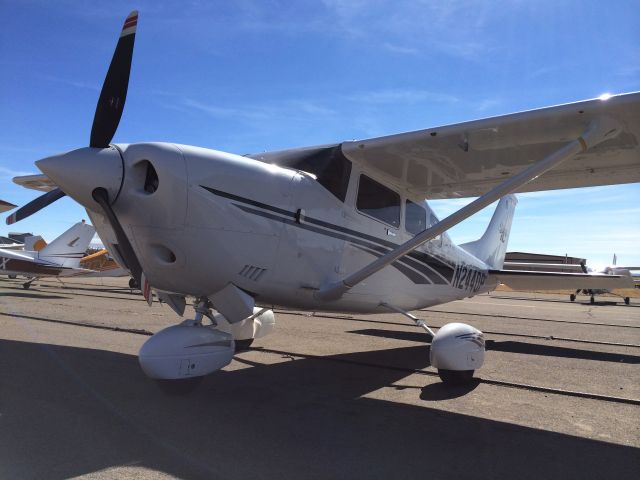 Cessna 206 Stationair (N2440P)