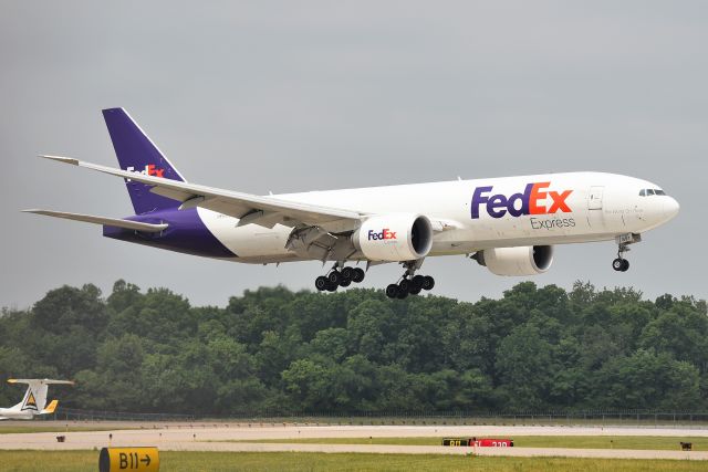 BOEING 777-200LR (N891FD) - 5-L 06-16-23