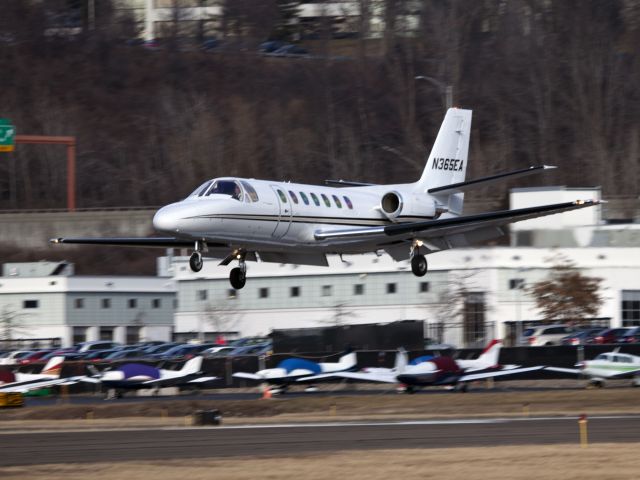 Cessna Citation V (N365EA) - Landing runway 26. CFM (Corporate Flight Management) has 3 x King Air 100, 2 x Phenom 100 and 2 x Citation V available for charter in the New York metropolitan area KDXR KHPN KTEB KBDR  a rel=nofollow href=www.FLYCFM.COMwww.FLYCFM.COM/a