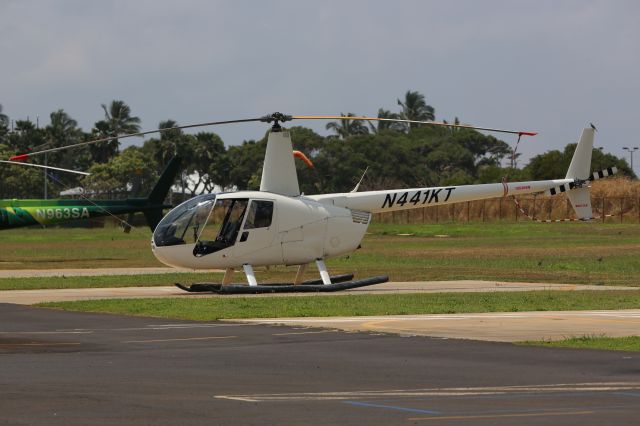 Robinson R-44 (N441KT) - N441KT at PHLI on 3-24-16