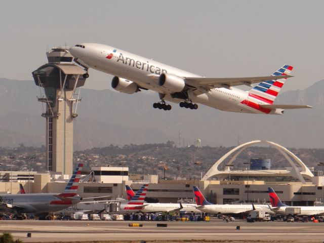 Boeing 777-200 (N787AL)