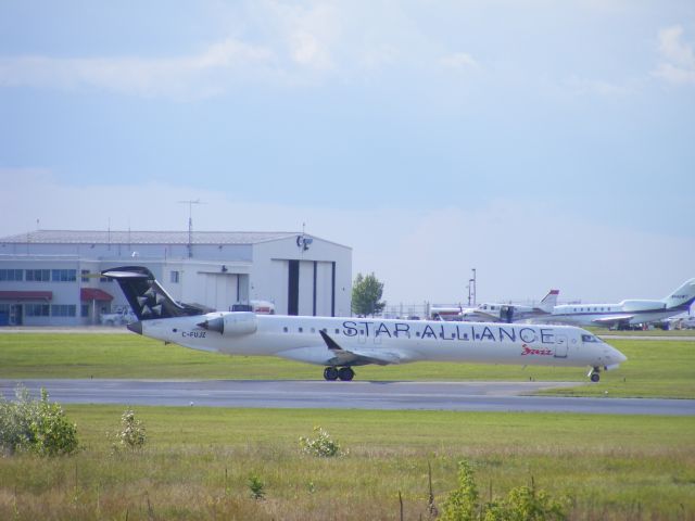 Canadair Regional Jet CRJ-700 (C-FUJZ)