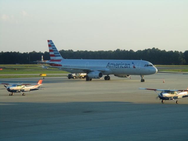 Airbus A321 (N521UW)