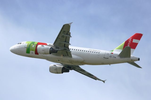 Airbus A318 (CS-TTH) - Airbus A318-111, TAP Air Portugal, Paris Orly Airport (LFPO-ORY)