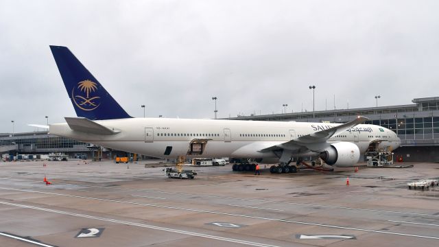 BOEING 777-300 (HZ-AK41) - Saudi Arabian Airlines Boeing 777-368ER HZ-AK41 in Washington Dulles