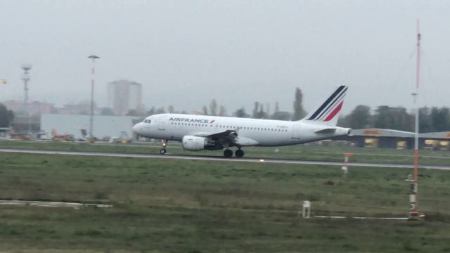 Airbus A319 (F-GRXJ) - CDG / LFPG - BLQ / LIPE