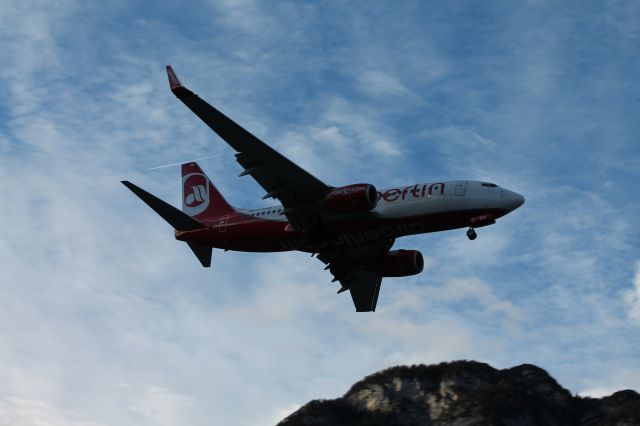 Boeing 737-700 (D-AHXH)