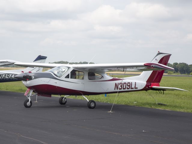 Cessna 177RG Cardinal RG (N309LL) - A very nice Cardinal. 12 JUNE 2015.