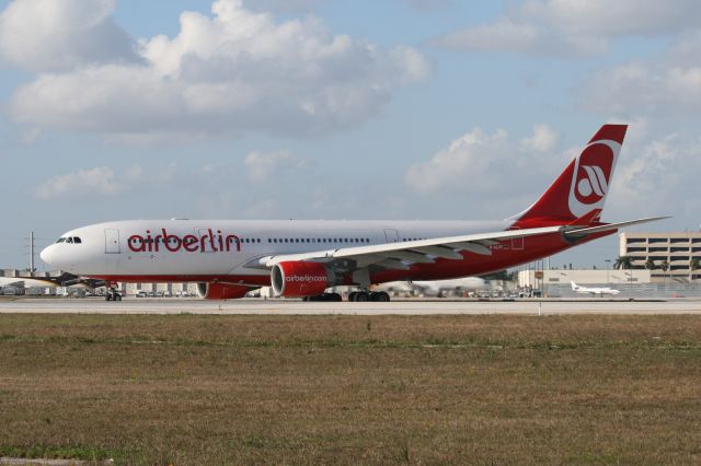 Airbus A330-300 (D-ALPF)