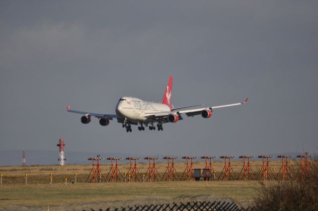 Boeing 747-200 (G-VLIP) - "Hot Lips" arriving onto runway 23R at Manchester 15/2/18