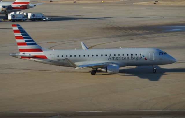 Embraer 170/175 (N237NN)