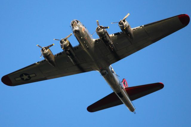 Boeing B-17 Flying Fortress (N3193G)