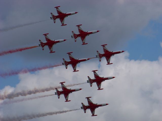 — — - Turkish demo team Turkish Stars at Volkel, September 2009. They fly with former Dutch Air Force Northrop NF-5s.