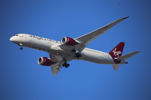 Boeing 787-9 Dreamliner (G-VOWS)