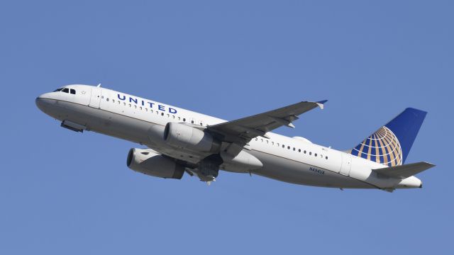 Airbus A320 (N492UA) - Departing LAX on 25R