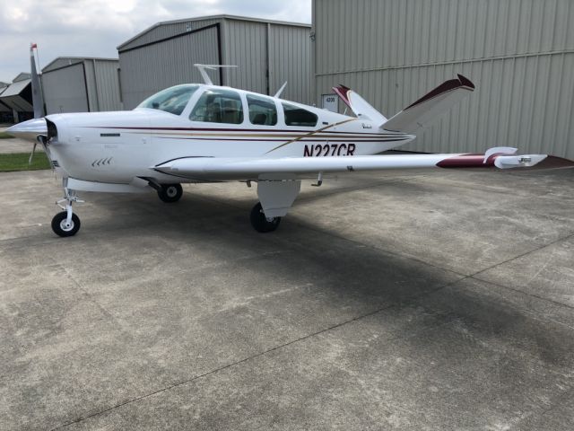 Beechcraft 35 Bonanza (N227CR)