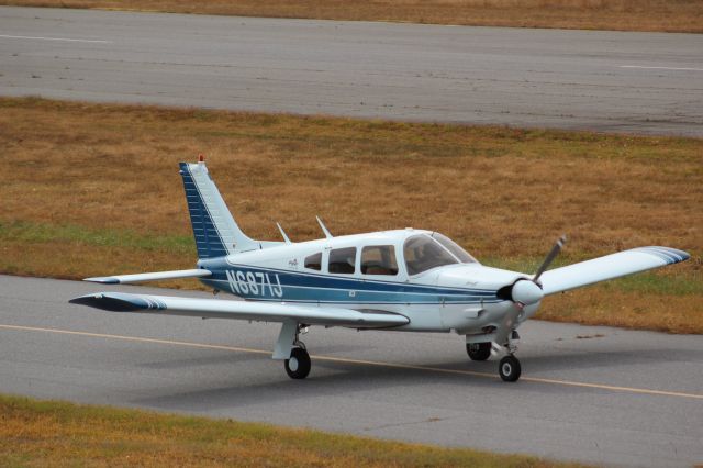 Piper Cherokee Arrow (N6871J)