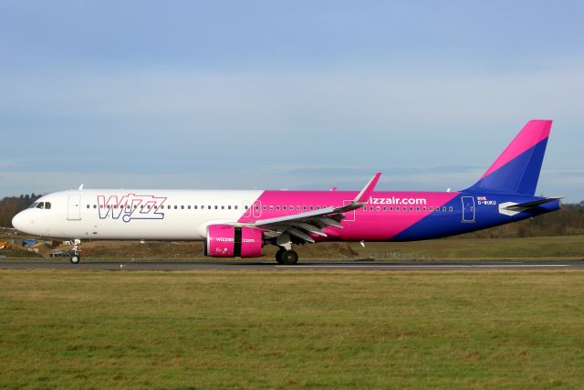 Airbus A321neo (G-WUKU) - Landing on rwy 25 on 6-Jan-23 operating flight WUK2501 from EVRA.