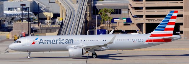Airbus A321 (N415AN) - phoenix sky harbor international airport AA682  07MAR20
